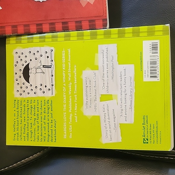 Set of 2 Diary of a Wimpy Kid books - Picture 5 of 8